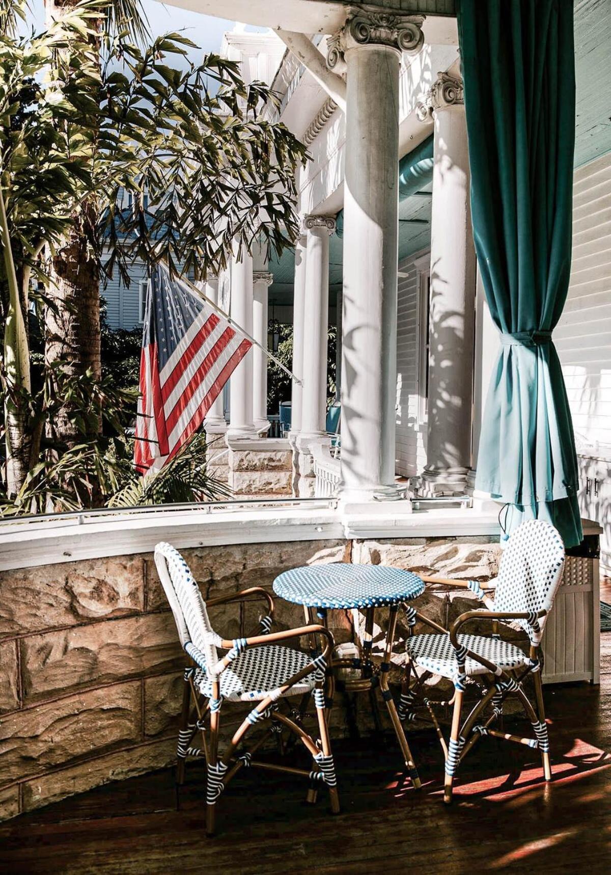 קי וסט Deluxe King With Balcony - At James House With Parking! מראה חיצוני תמונה