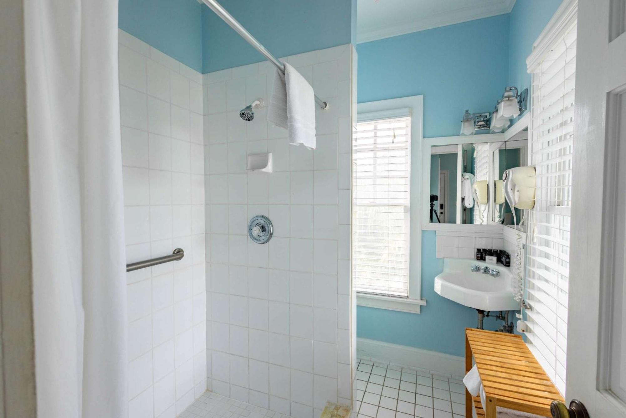 קי וסט Deluxe King With Balcony - At James House With Parking! מראה חיצוני תמונה
