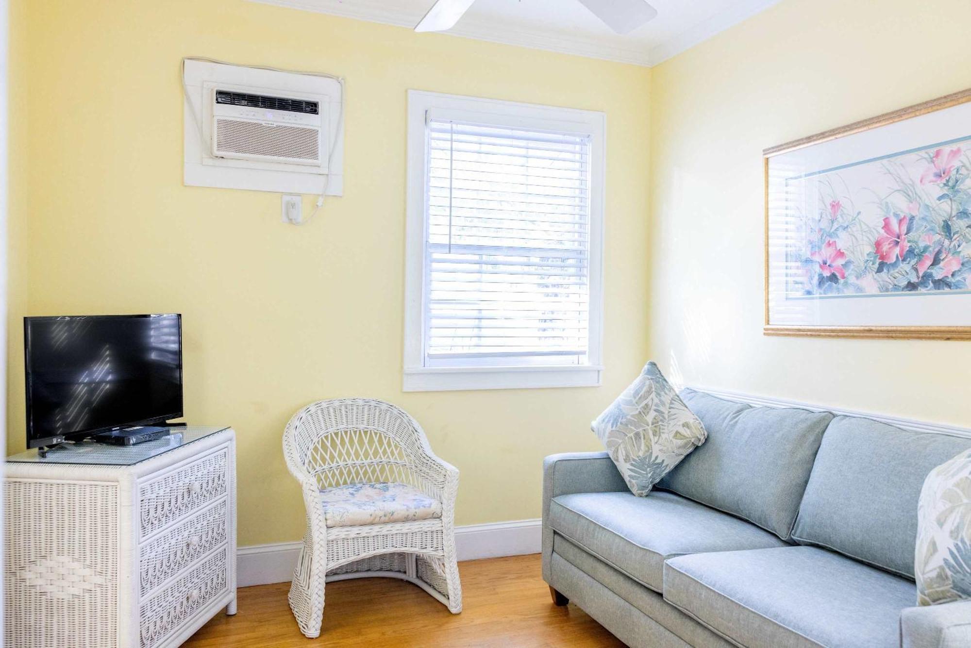 קי וסט Deluxe King With Balcony - At James House With Parking! מראה חיצוני תמונה